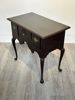 Lot 1052 - Queen Anne Cherry Dressing Table