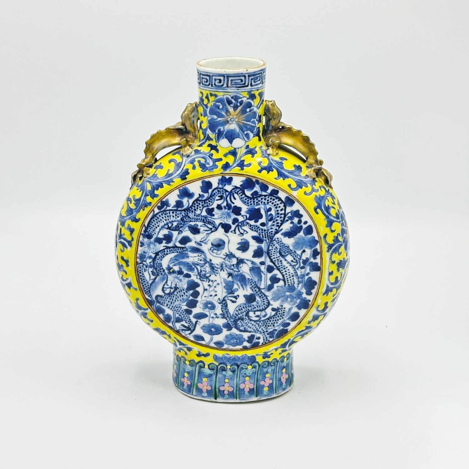 Lot 1088 - Chinese Porcelain Moon Flask