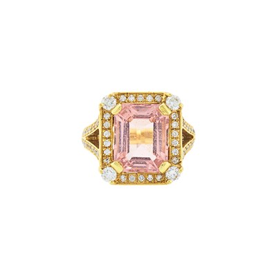 Lot 1239 - Gold, Morganite and Diamond Ring