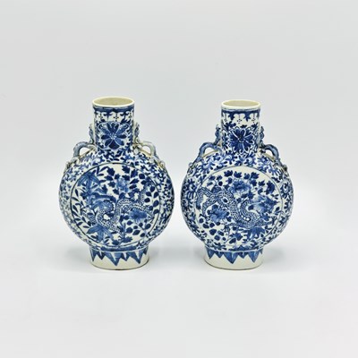 Lot 1090 - Pair of Blue and White Chinese Porcelain Moon Flasks