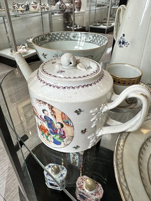 Lot 1061 - Group of Chinese Export Porcelain Table Articles
