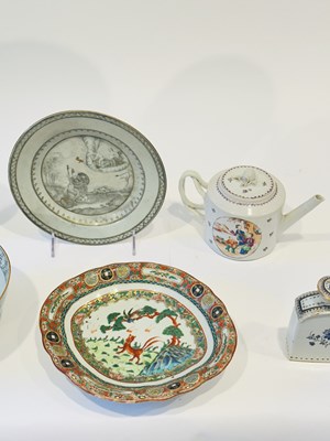 Lot 1061 - Group of Chinese Export Porcelain Table Articles