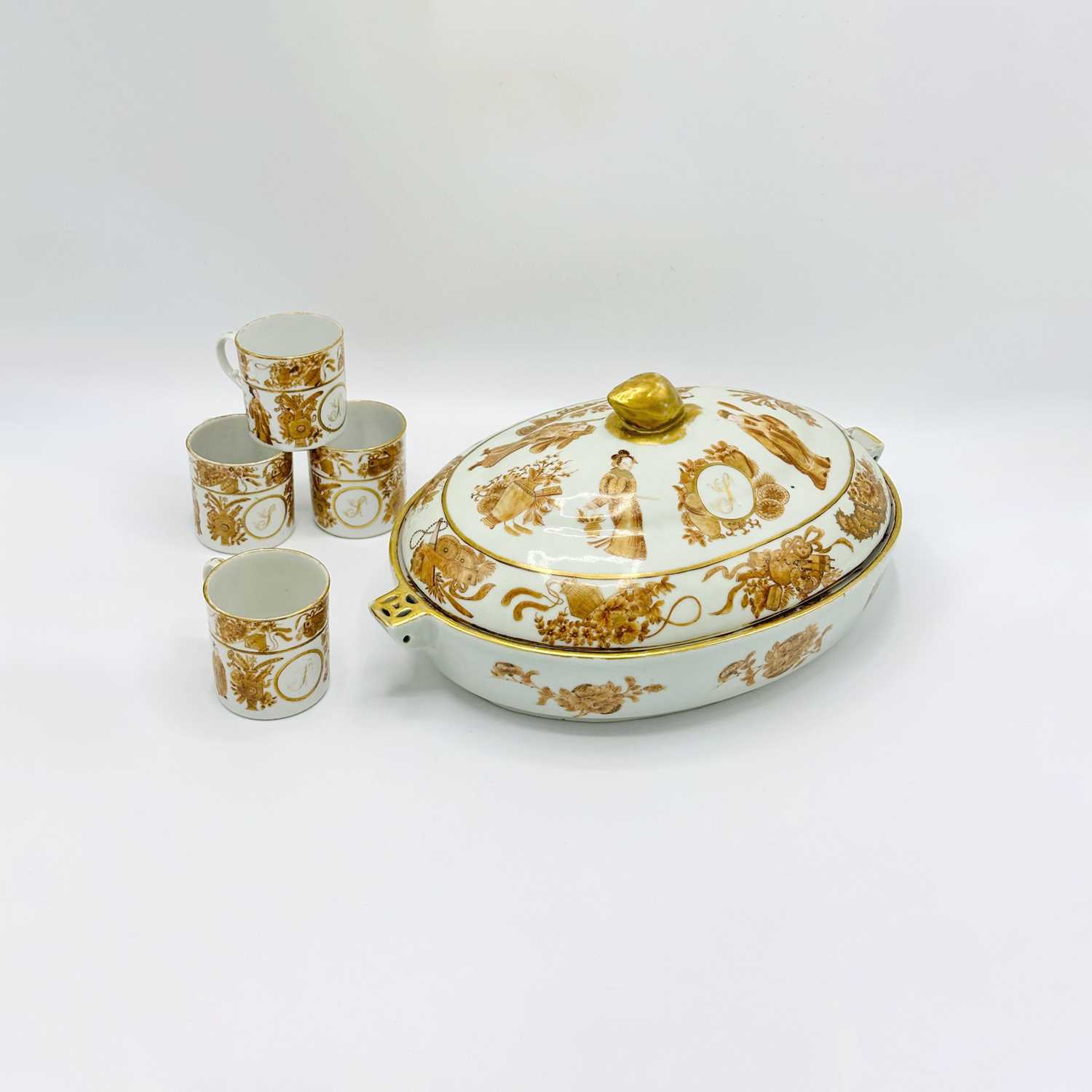 Lot 1063 - Chinese Export Porcelain Covered Warming Platter from the Silsbee Family Service