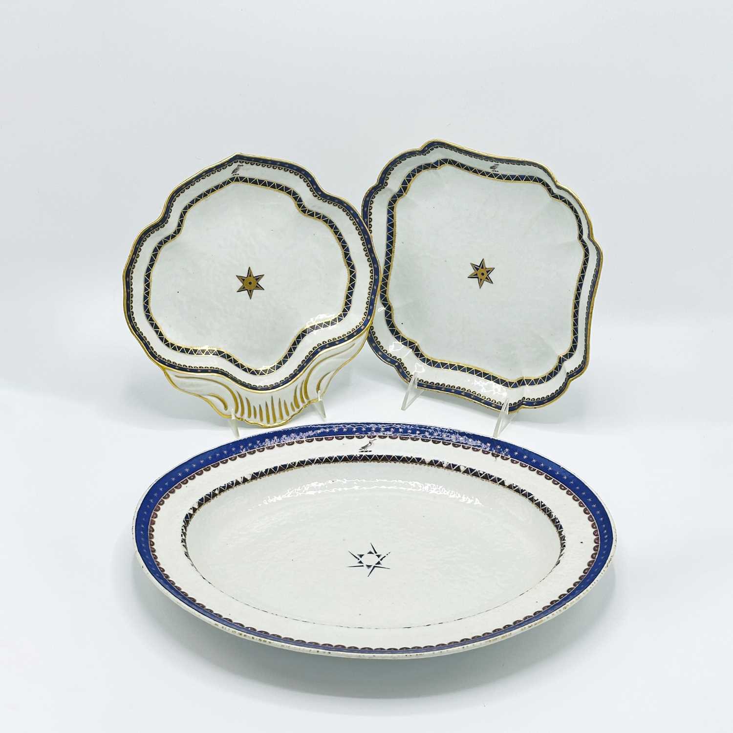 Lot 1062 - Three Pieces of Chinese Export Porcelain