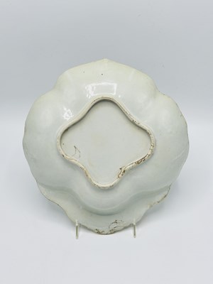 Lot 1062 - Three Pieces of Chinese Export Porcelain