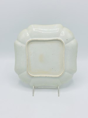 Lot 1062 - Three Pieces of Chinese Export Porcelain
