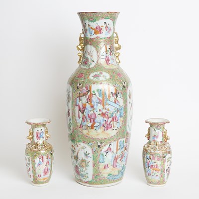 Lot 295 - Large Chinese Export Rose Mandarin Porcelain Vase