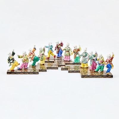 Lot 201 - Set of Twelve Chinese Export Porcelain Figural Place Card Holders