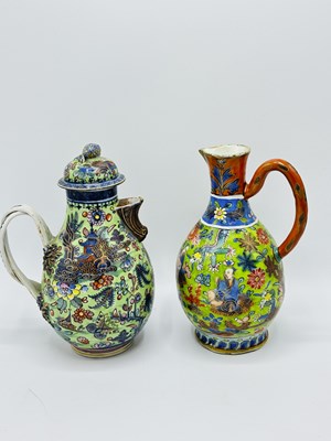 Lot 1083 - Six Chinese Porcelain Table Items