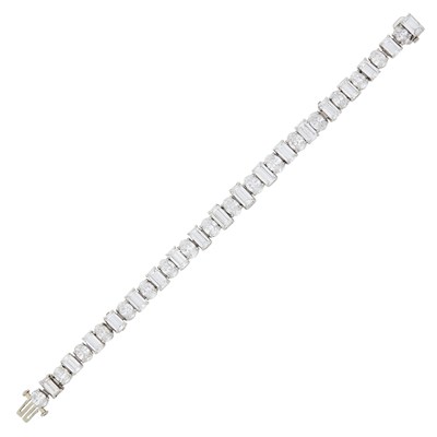 Lot 230 - Oscar Heyman & Brothers Platinum and Diamond Bracelet