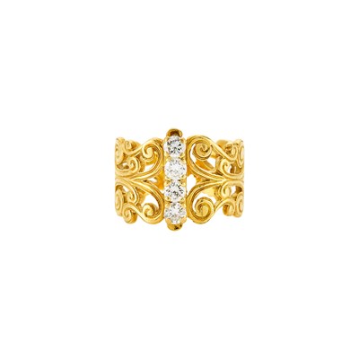 Lot 1079 - Gold and Diamond Ring