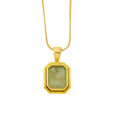 Lot 2096 - Elizabeth Locke Gold, Green Glass Intaglio and Mother-of-Pearl Enhancer with Gilt-Metal Chain