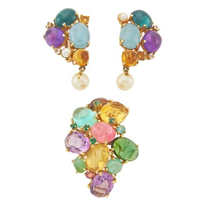 Lot 1012 - Gold and Cabochon Colored Stone Cluster Brooch and Pair of Earclips