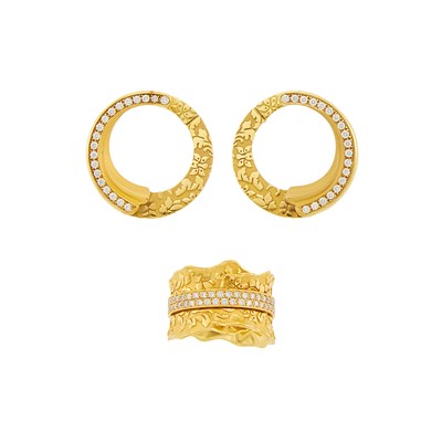 Lot 2089 - Carrera y Carrera Gold and Diamond 'Cervantes' Ring and Pair of Earrings