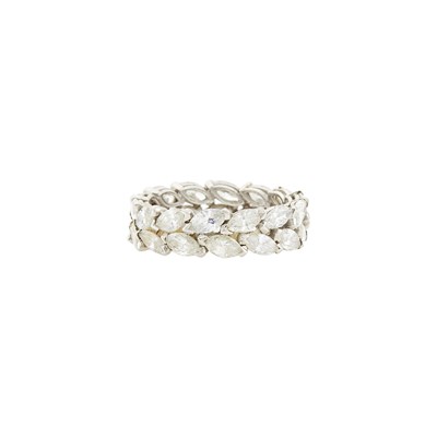 Lot 1190 - Platinum and Diamond Band Ring