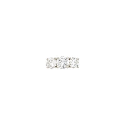 Lot 169 - Platinum and Diamond Ring