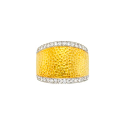 Lot 58 - David Webb Hammered Gold, Platinum and Diamond Ring