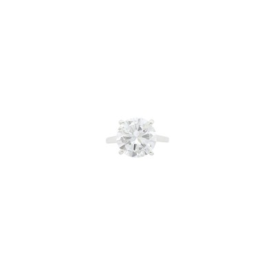 Lot 118 - Silver and Diamond Ring
