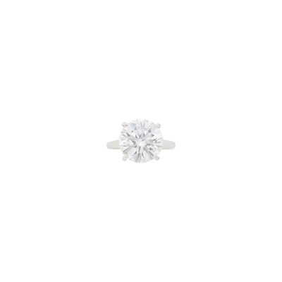 Lot 105 - Silver and Diamond Ring