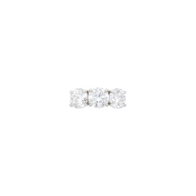 Lot 211 - Platinum and Diamond Ring