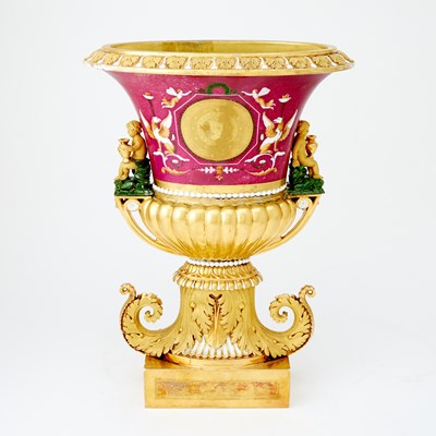 Lot 635 - Paris Porcelain Empire Style Hand-Painted Gold-Ground Vase