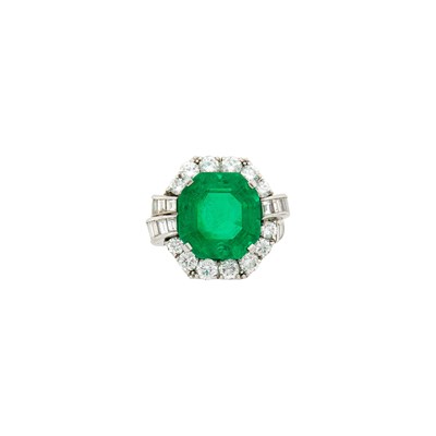 Lot 220 - Platinum, Emerald and Diamond Ring