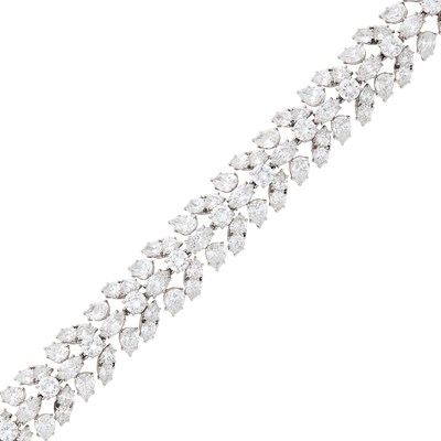Lot 241 - Harry Winston Platinum and Diamond Bracelet