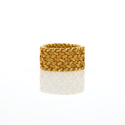 Lot 277 - Wide Braided Gold Mesh Band Ring