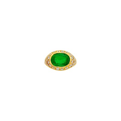 Lot 179 - Gold, Emerald and Diamond Ring