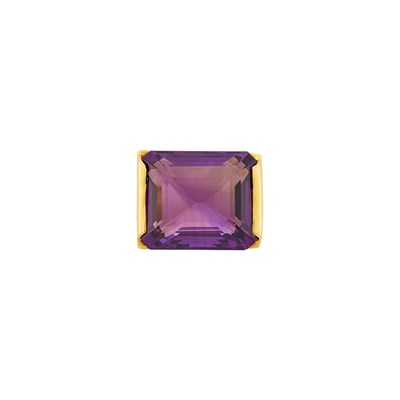 Lot 1028 - Gold and Amethyst Ring