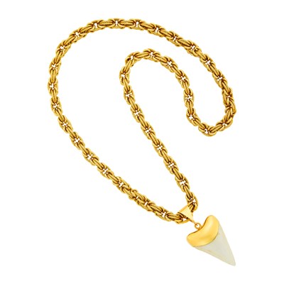 Lot 193 - Van Cleef & Arpels Long Gold and Double Shark Tooth Pendant Chain Necklace
