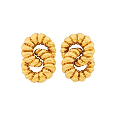 Lot 1021 - Pair of Fluted Gold Knot Earclips