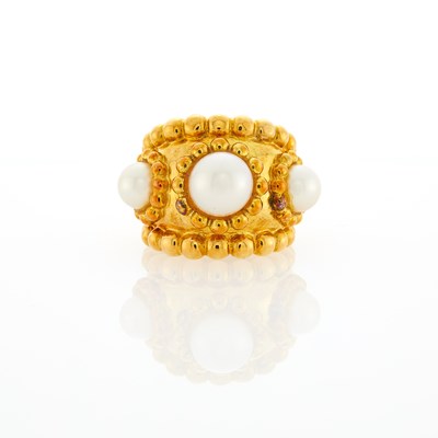 Lot 262 - Wide Gold and Cultured Pearl Ring