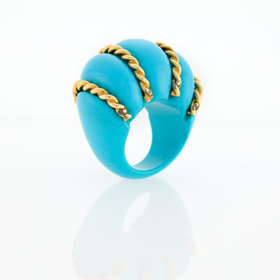 Lot 275 - Turquoise Composite and Gold Shrimp Ring