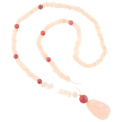 Lot 2145 - Tumbled Rose Quartz Bead and Rose Agate Bead Necklace with Carved Rose Quartz Pendant