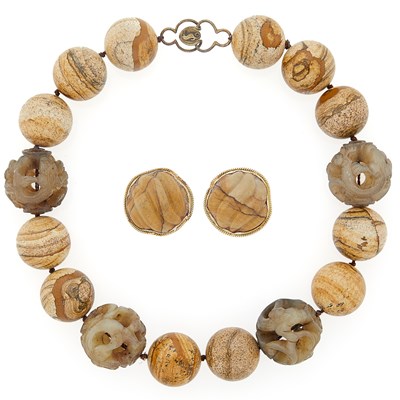 Lot 285 - Agate Bead and Carved Jade Necklace with Silver Clasp and Pair of Gold and Brown Agate Earclips