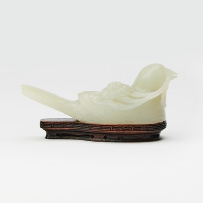 Lot 537 - A Chinese White Jade Carving of a Bird