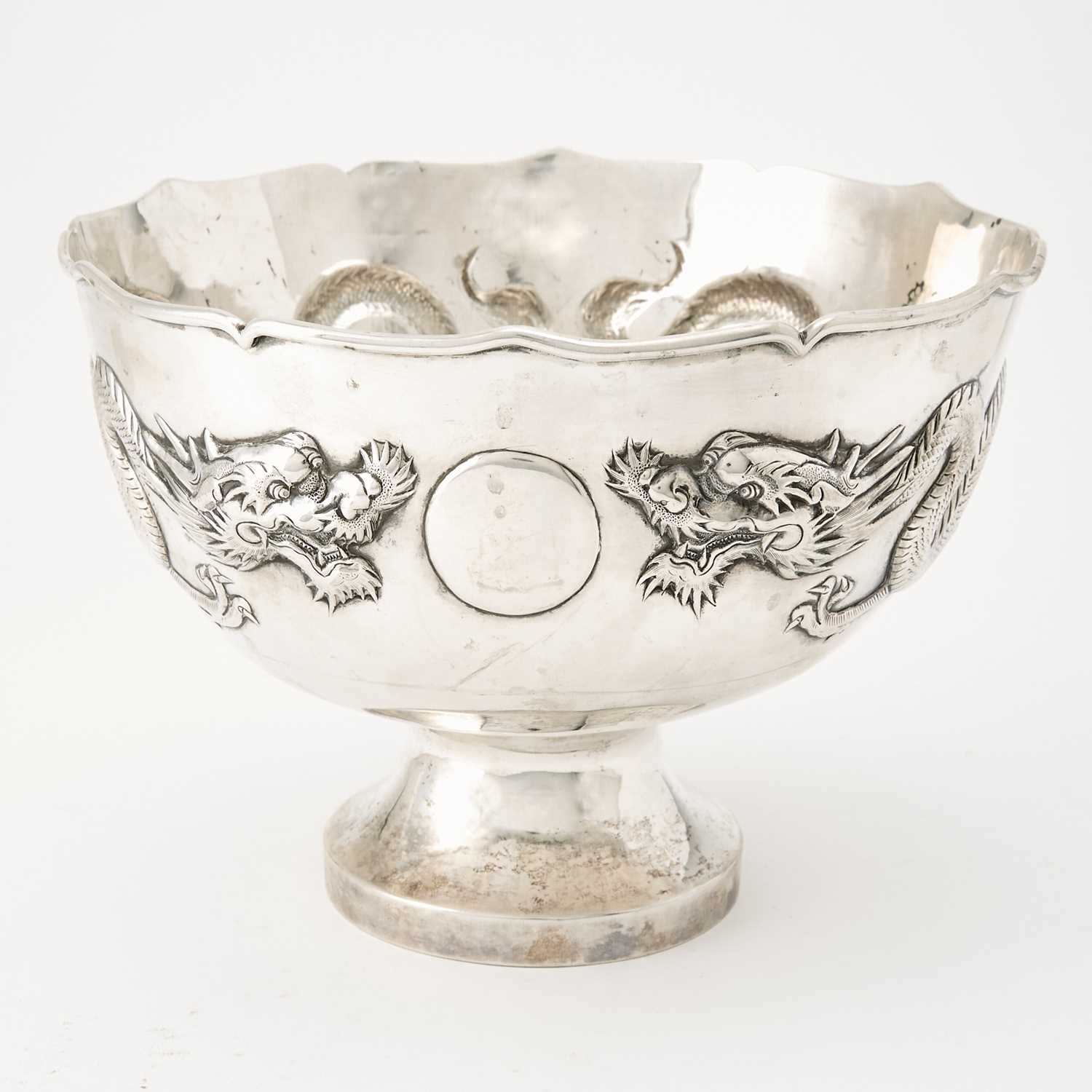 Lot 567 - A Chinese Export Silver Bowl