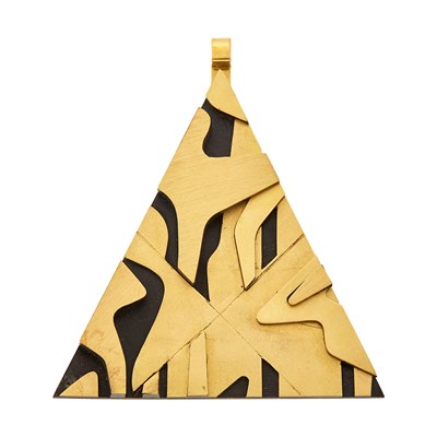 Lot 2050 - Gold and Wood Pendant