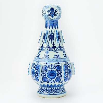 Lot 220 - A Chinese Blue and White Porcelain Vase