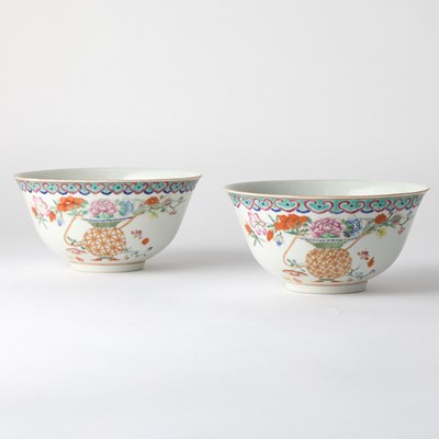 Lot 278 - A Pair of Chinese Enameled Porcelain Bowls