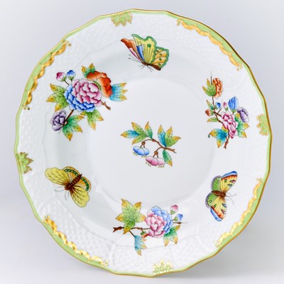 Lot 227 - Herend Porcelain "Queen Victoria" Pattern Service