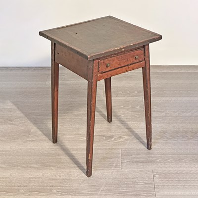 Lot 1042 - Small Federal Splay-legged Stand