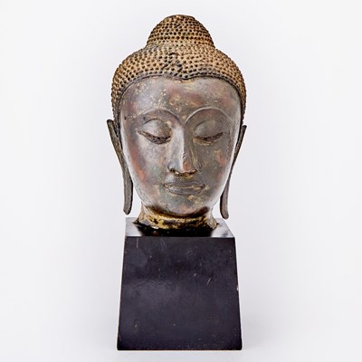 Lot 734 - A Thai Bronze Head of Buddha