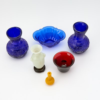 Lot 155 - Six Chinese Peking Glass Articles