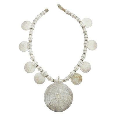 Lot 402 - Mixed Metal Omani Medallion Necklace