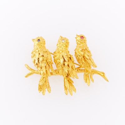 Lot 1166 - Gold Bird Brooch