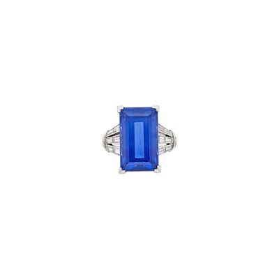 Lot 221 - Platinum, Sapphire and Diamond Ring
