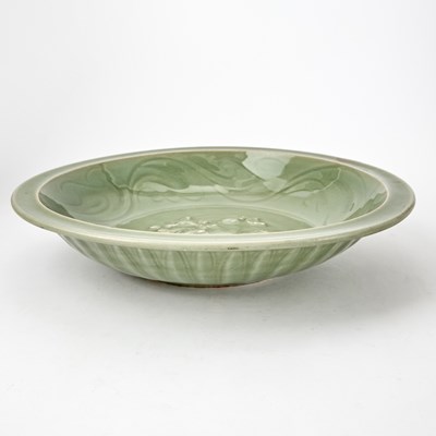 Lot 183 - A Chinese Longquan Celadon Charger