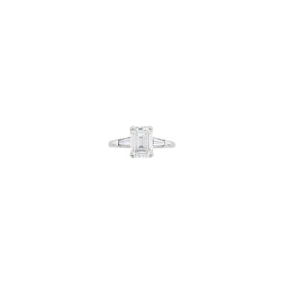 Lot 82 - Platinum and Diamond Ring